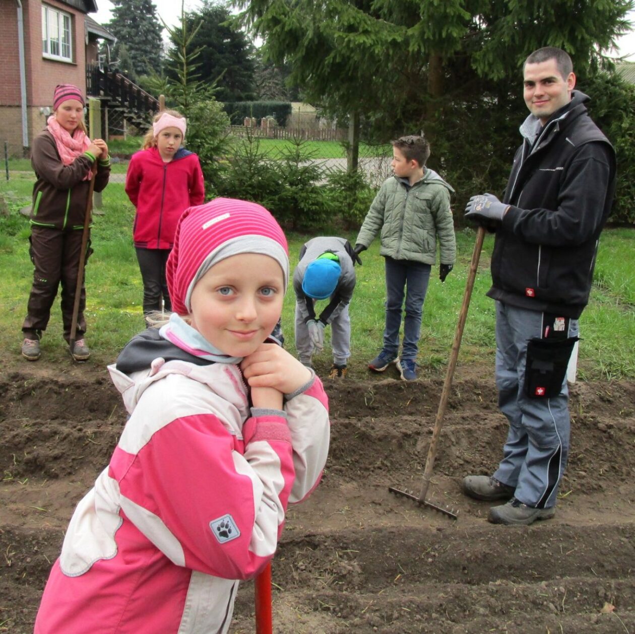 Kinder Kartoffelanbau4
